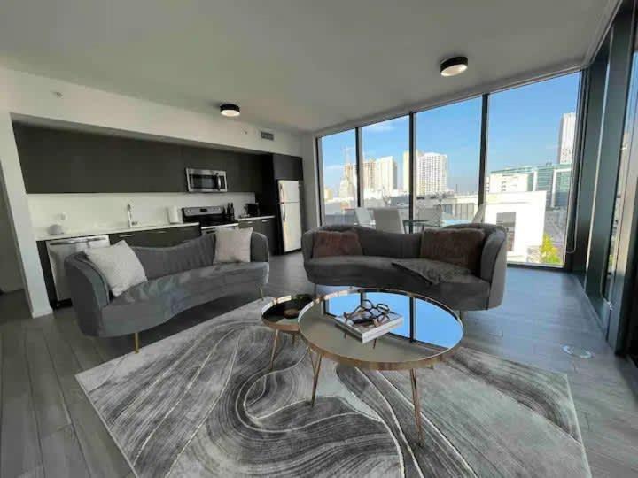 2Br, 2 Baths Lux Downtown Apt Heart Of Austin With Amazing Views, Pool, & Gym Exterior photo